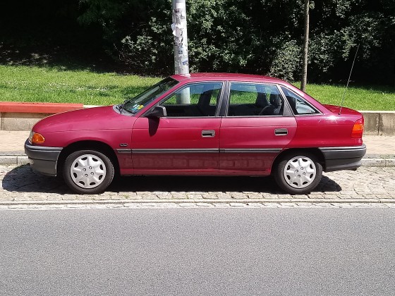 Opel vor der Politur